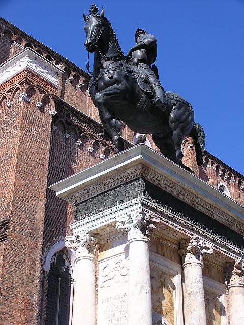 P6211741.JPG - Il Colleoni. The statue to Bartolomeo Colleoni, one of the condottieri of renassaince Italy, by Verrochio, in the Campo di Santi Giovanni e Paolo