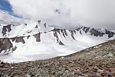 Lofty neighbors, Dzo Jongo ascent, Hemis National Park, Ladakh, India (2012/08/05)