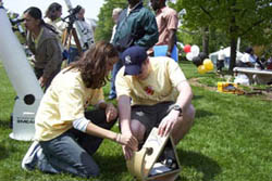 Tim and Leah align the Sunspotter.