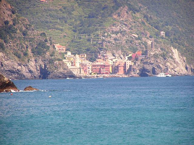 P6181558.JPG - Our immediate goal: Vernazza