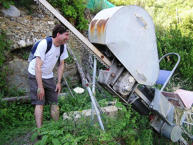 P6181589.JPG - Evan is puzzled by the mini-cog train