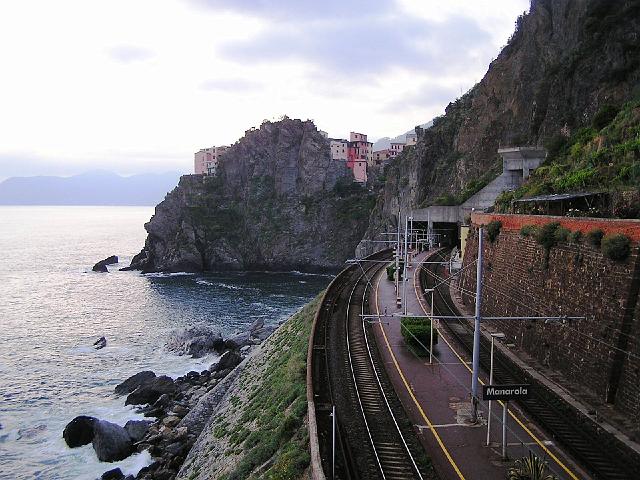 P6181651.JPG - The train station at Manarola