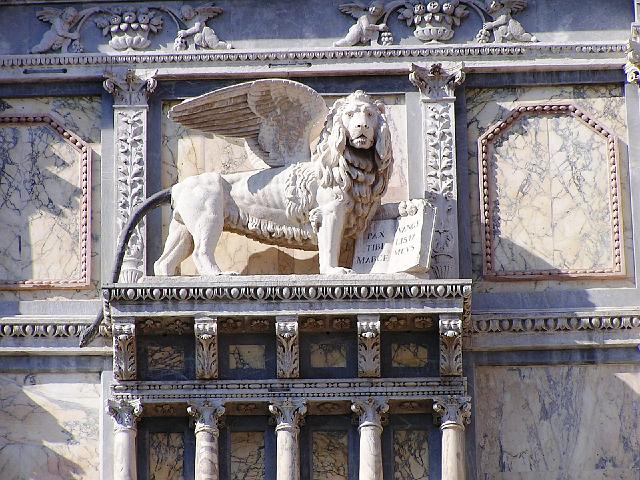 P6211743.JPG - The lion sits over the pharmacy entrance
