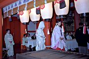 Wedding at Miyajima temple, near Hiroshima, Japan (2002/07/21)